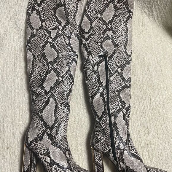 Bamboo synthetic Snakeskin Print beige & gray thigh high block Heels boots SZ8 - Picture 9 of 13